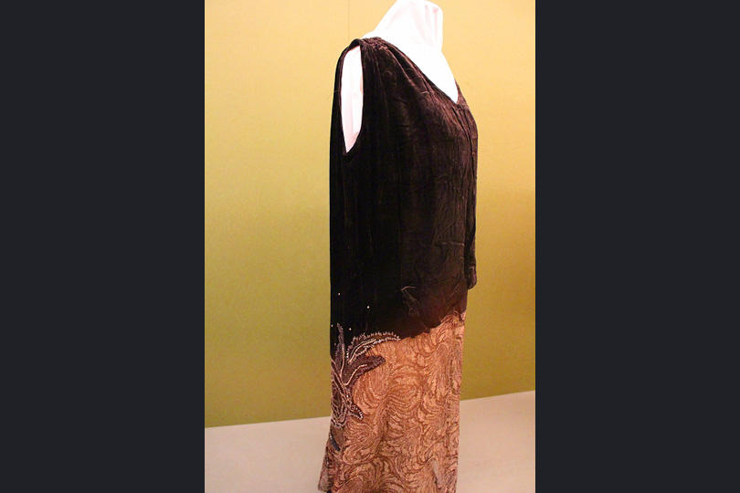黒ビロード石付イブニングドレス