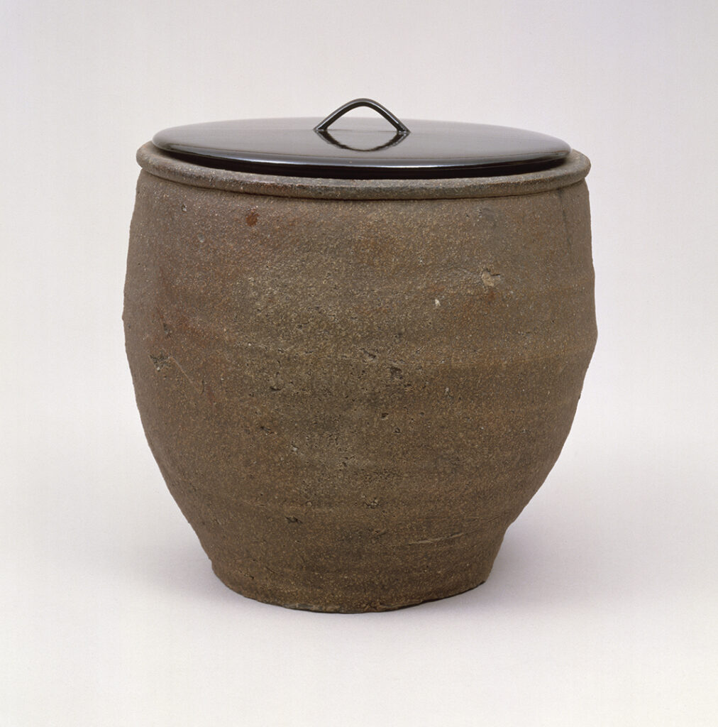 南蛮水指 銘 芋頭 - 名古屋・徳川美術館 | The Tokugawa Art Museum